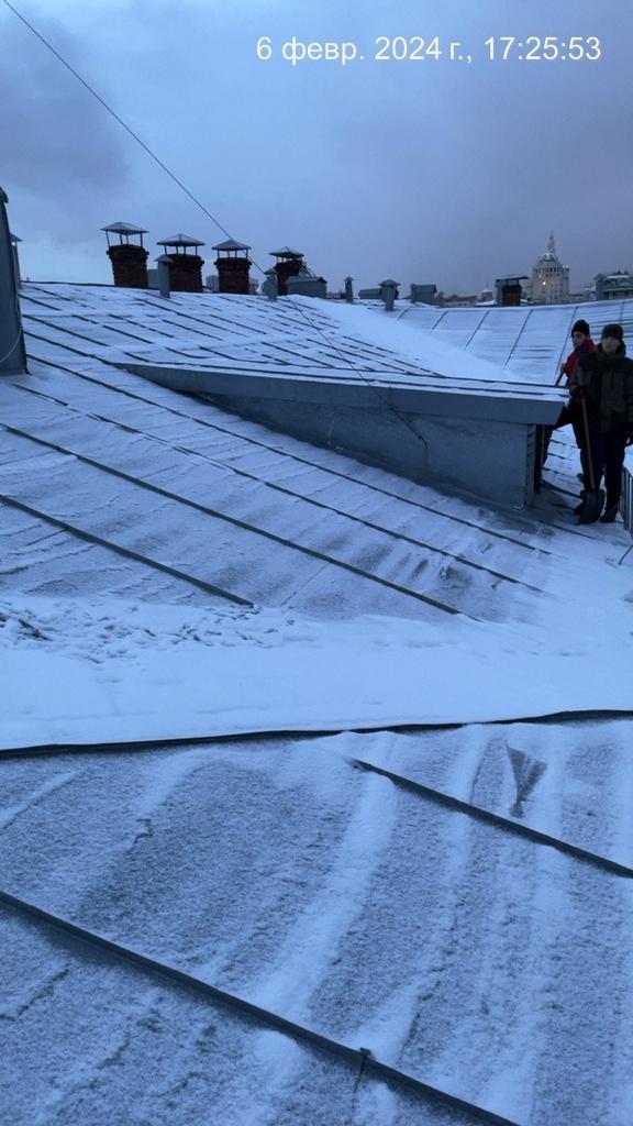 Чистка крыш от снега и наледи. Москва