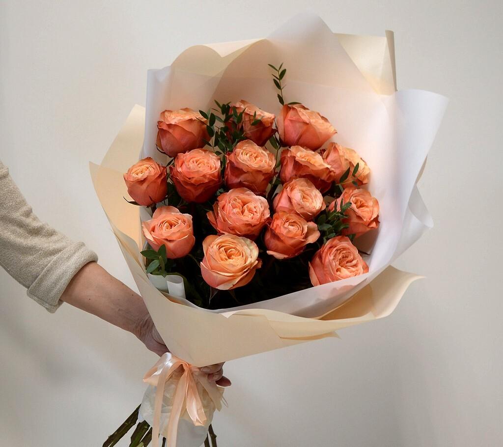 Букет цветов с 15 пионовидными розами. Санкт-Петербург