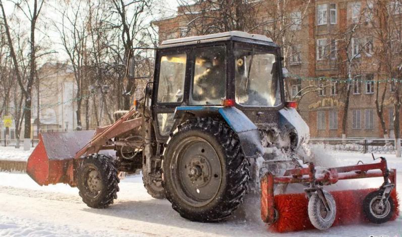 Уборка территории от снега Петродворцовый район. Санкт-Петербург