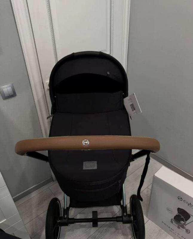 Отдаём бесплатно Коляска Cybex Priam 3 в 1. Москва