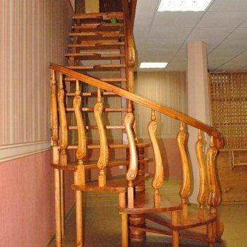 Деревянные лестницы на заказ качественно